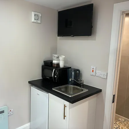 Apartment Private Detached Small Bedroom And Bathroom Only- Is Not An Butlersbridge