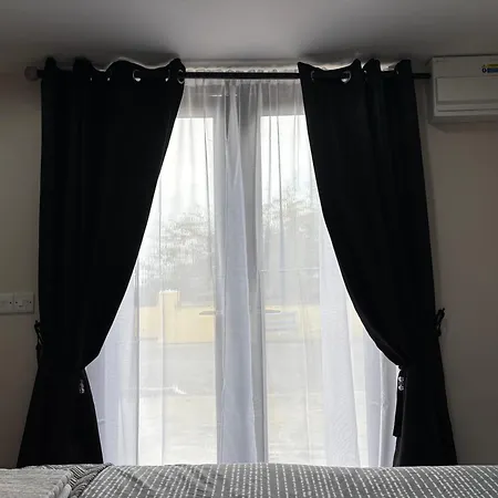 Apartman Private Detached Small Bedroom And Bathroom Only- Is Not An Apartment- No Clothes Storage- No Cooking Facilities Butlersbridge